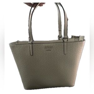 New Brand Guess Tote with Wallets